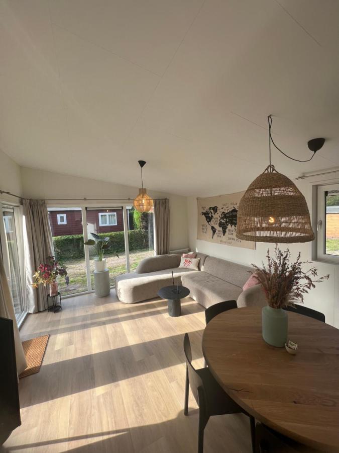 Vakantiehuisje Zeegeluk Vlakbij De Kust Sint Maartensvlotbrug Екстериор снимка